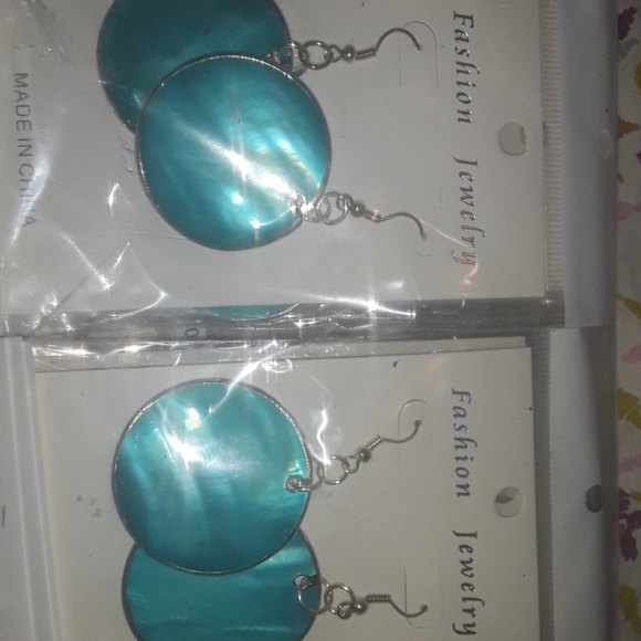 Earrings - Picture 3 of 4